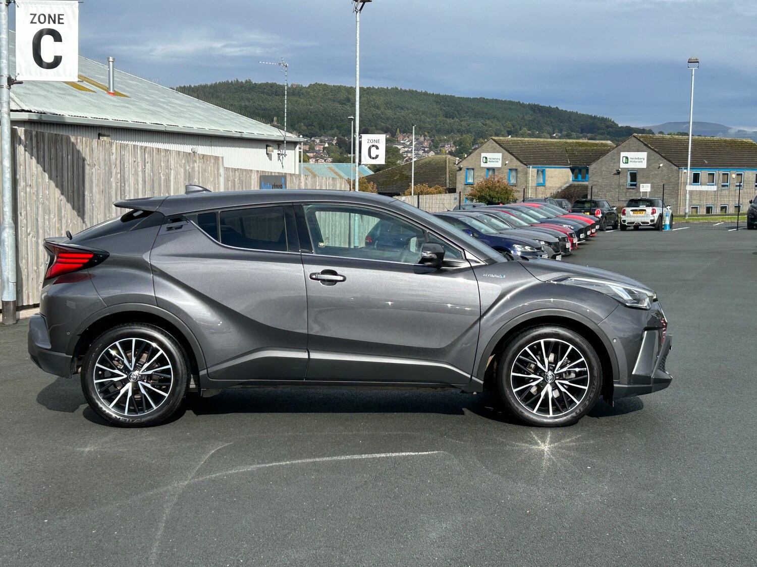 Used Toyota C-HR 2020 for sale - 75603979: Photo 3