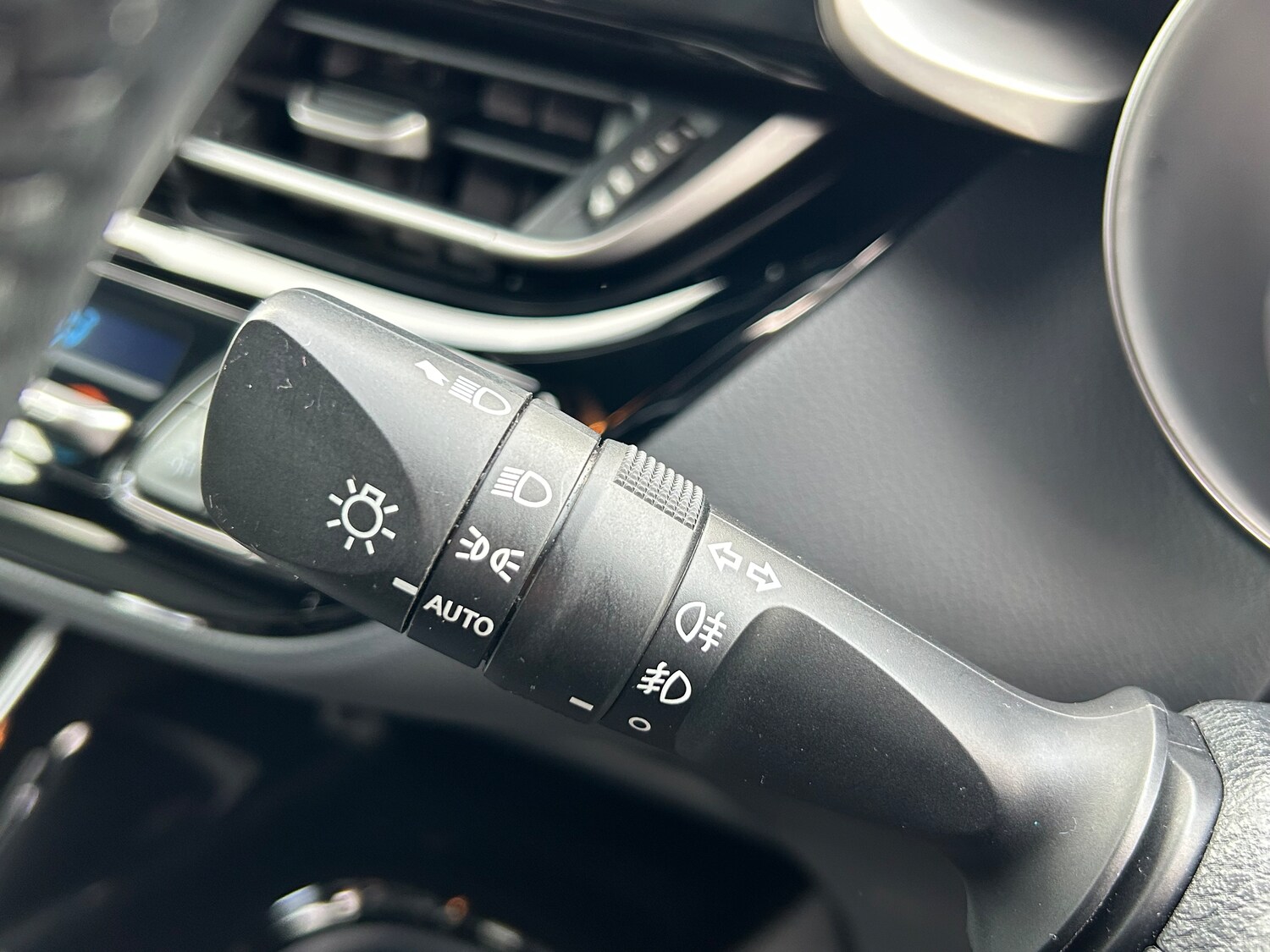 Used Toyota C-HR 2020 for sale - 75603979: Photo 37