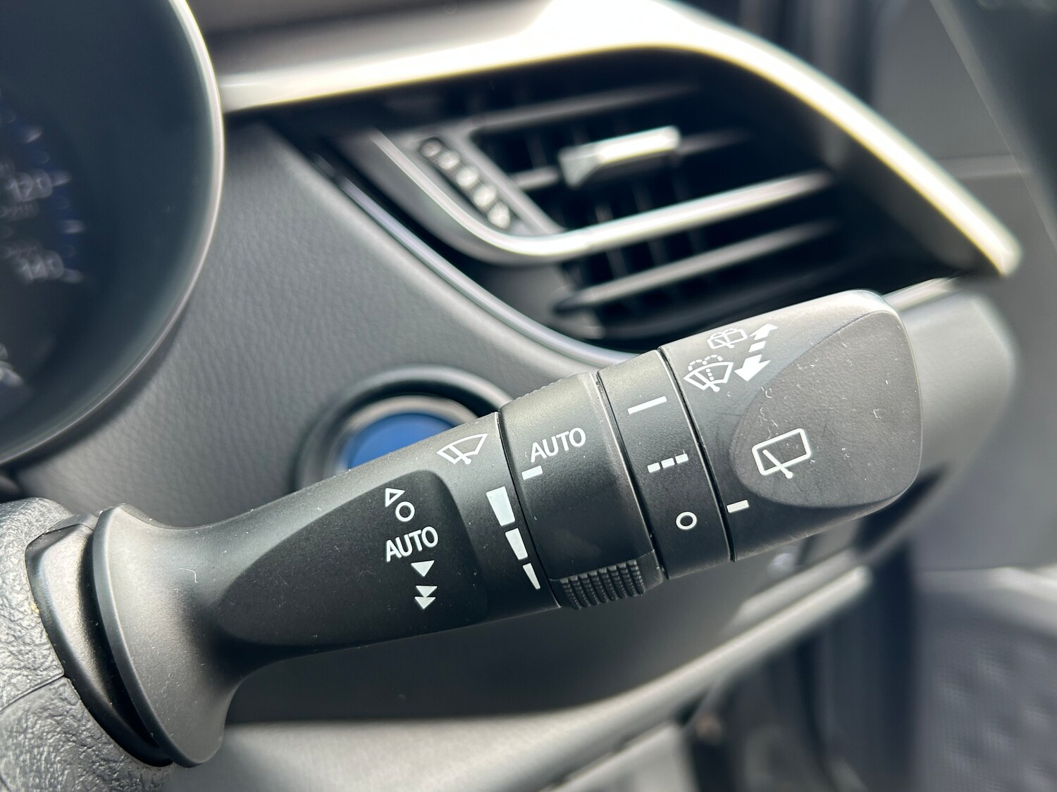 Used Toyota C-HR 2020 for sale - 75603979: Photo 38