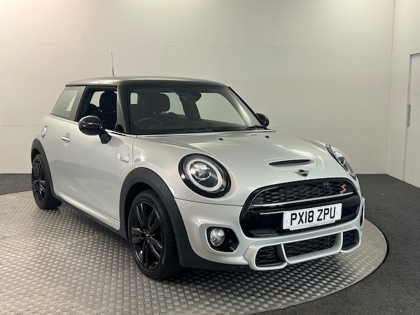 Used MINI Hatch 2018 for sale - 74374803: Photo 1
