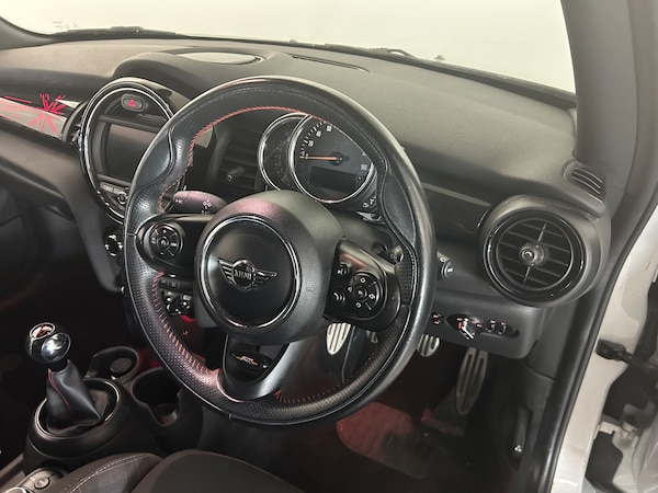 Used MINI Hatch 2018 for sale - 74374803: Photo 24