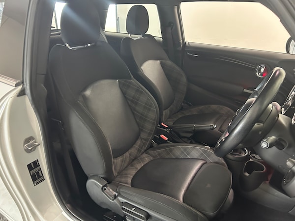 Used MINI Hatch 2018 for sale - 74374803: Photo 27