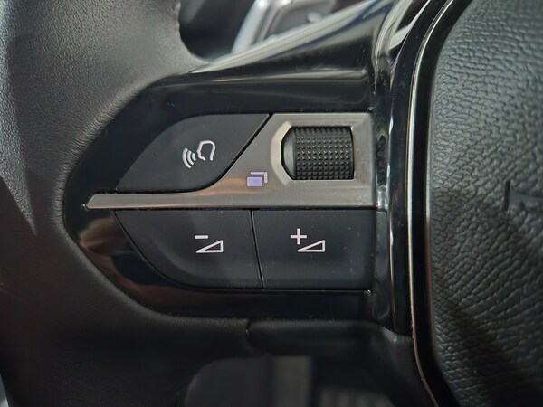 Used Peugeot 2008 2021 for sale - 74290871: Photo 23