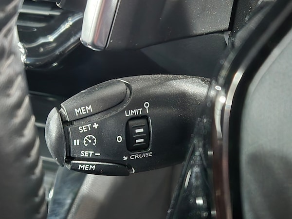 Used Peugeot 2008 2021 for sale - 74290871: Photo 28