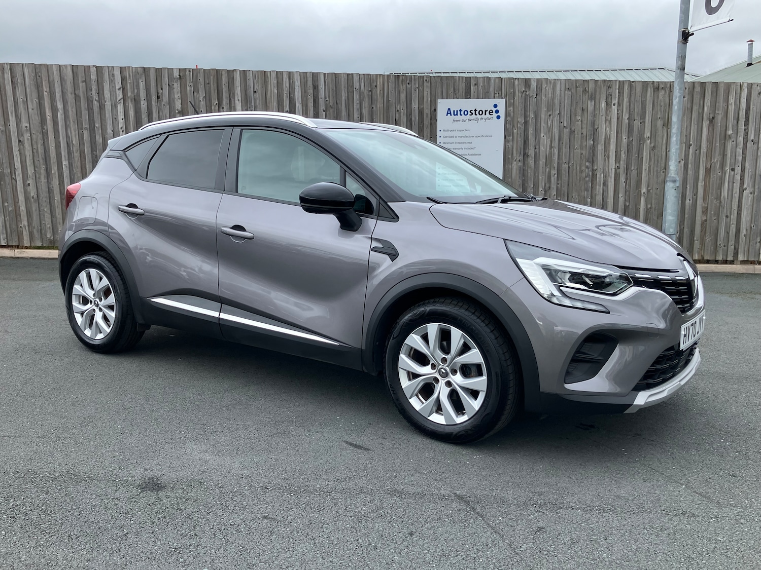 Used Renault Captur 2020 for sale - 76113763: Photo 2