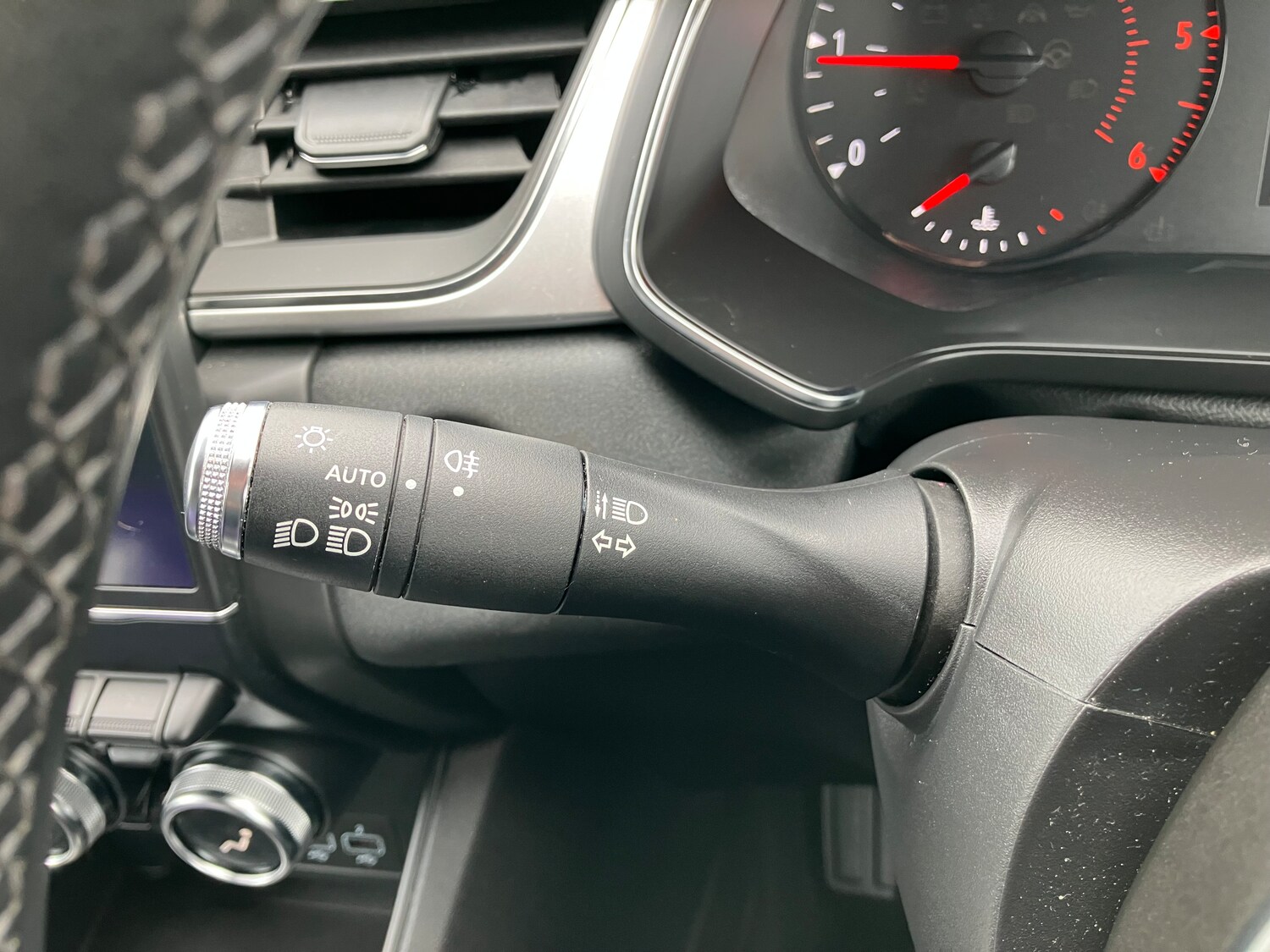 Used Renault Captur 2020 for sale - 76113763: Photo 29