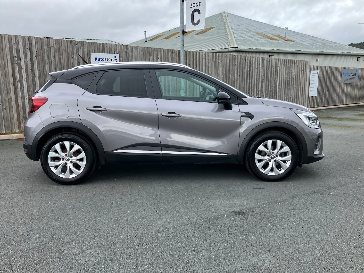 Used Renault Captur 2020 for sale - 76113763: Photo 3