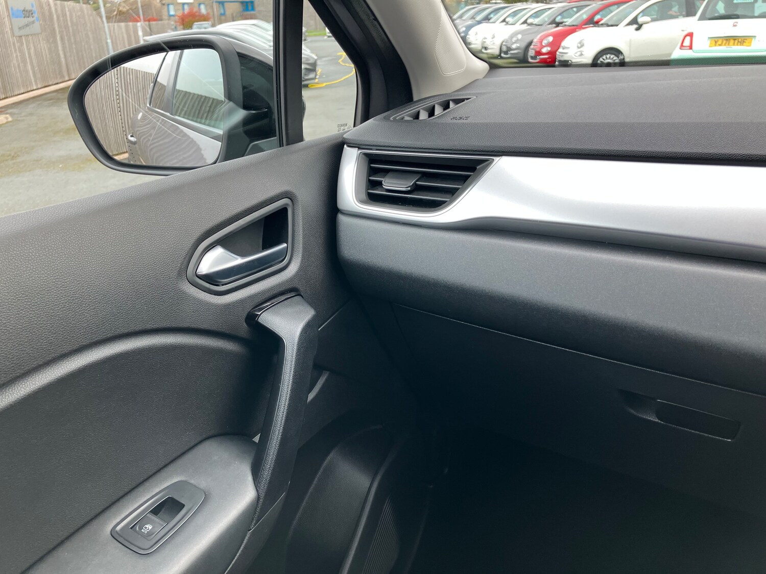 Used Renault Captur 2020 for sale - 76113763: Photo 37