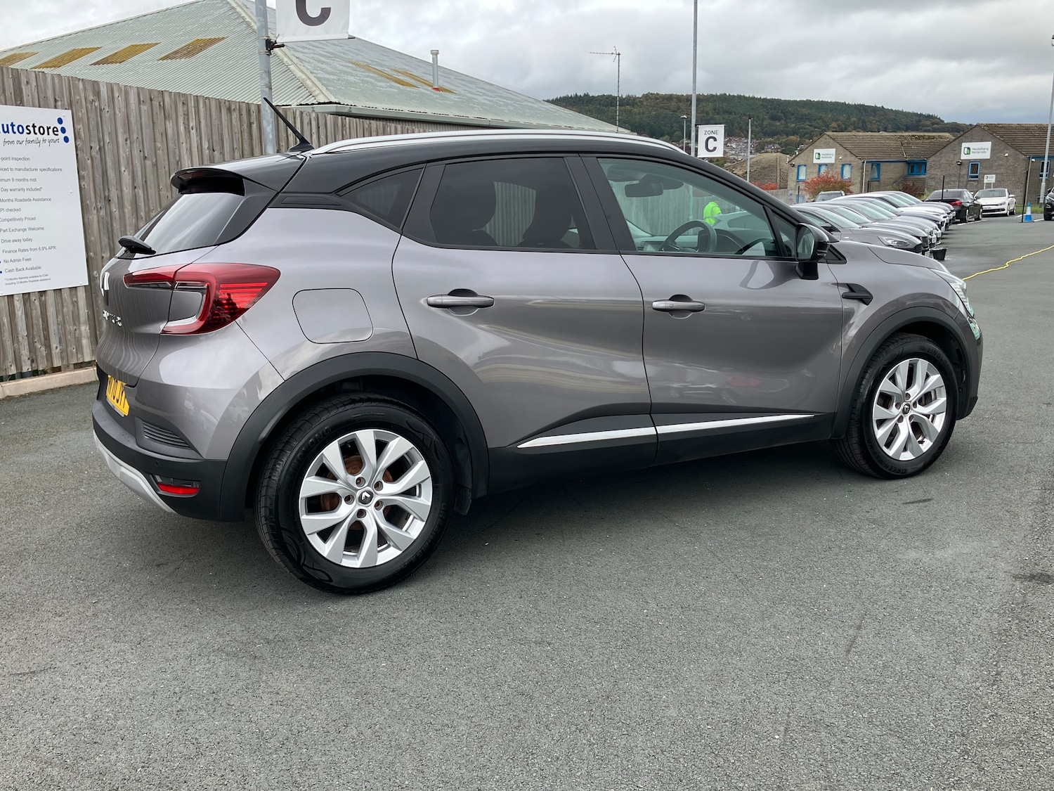 Used Renault Captur 2020 for sale - 76113763: Photo 4