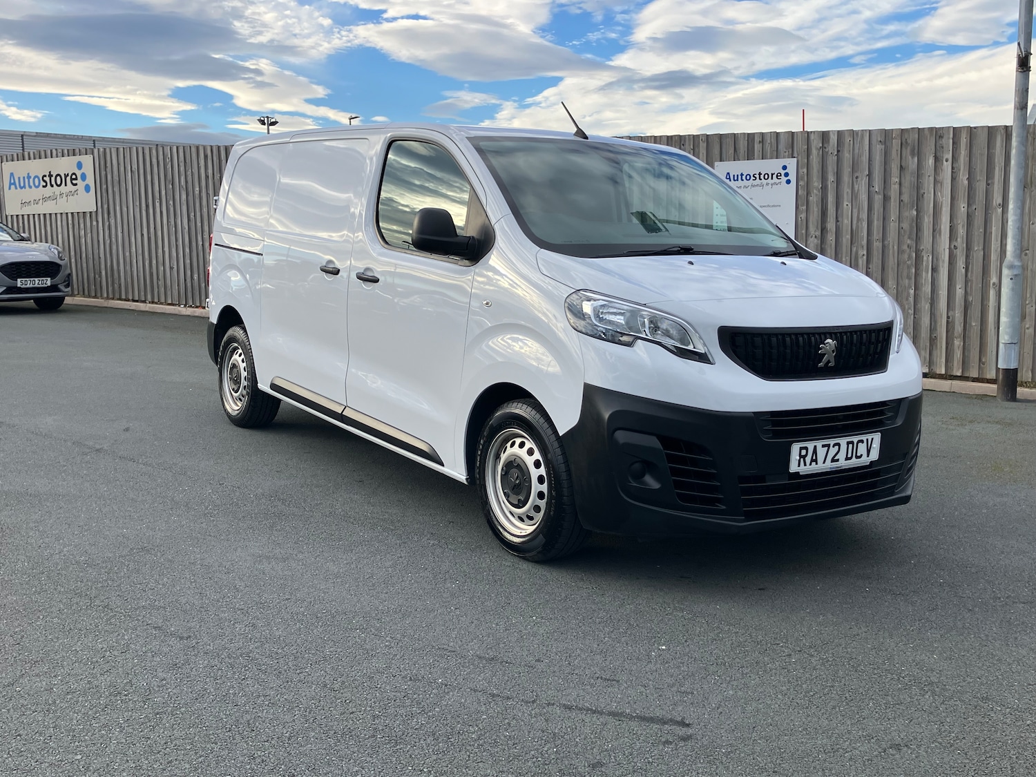 Used Peugeot Expert 2023 for sale - 76197745: Photo 2