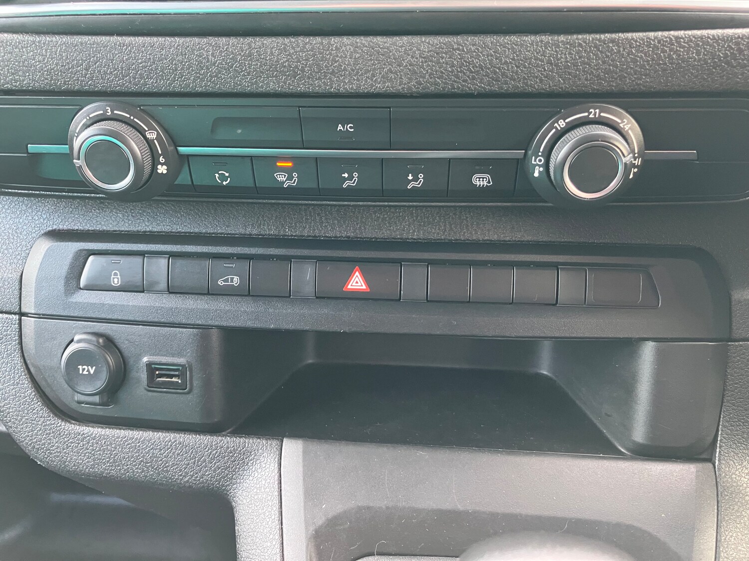 Used Peugeot Expert 2023 for sale - 76197745: Photo 29