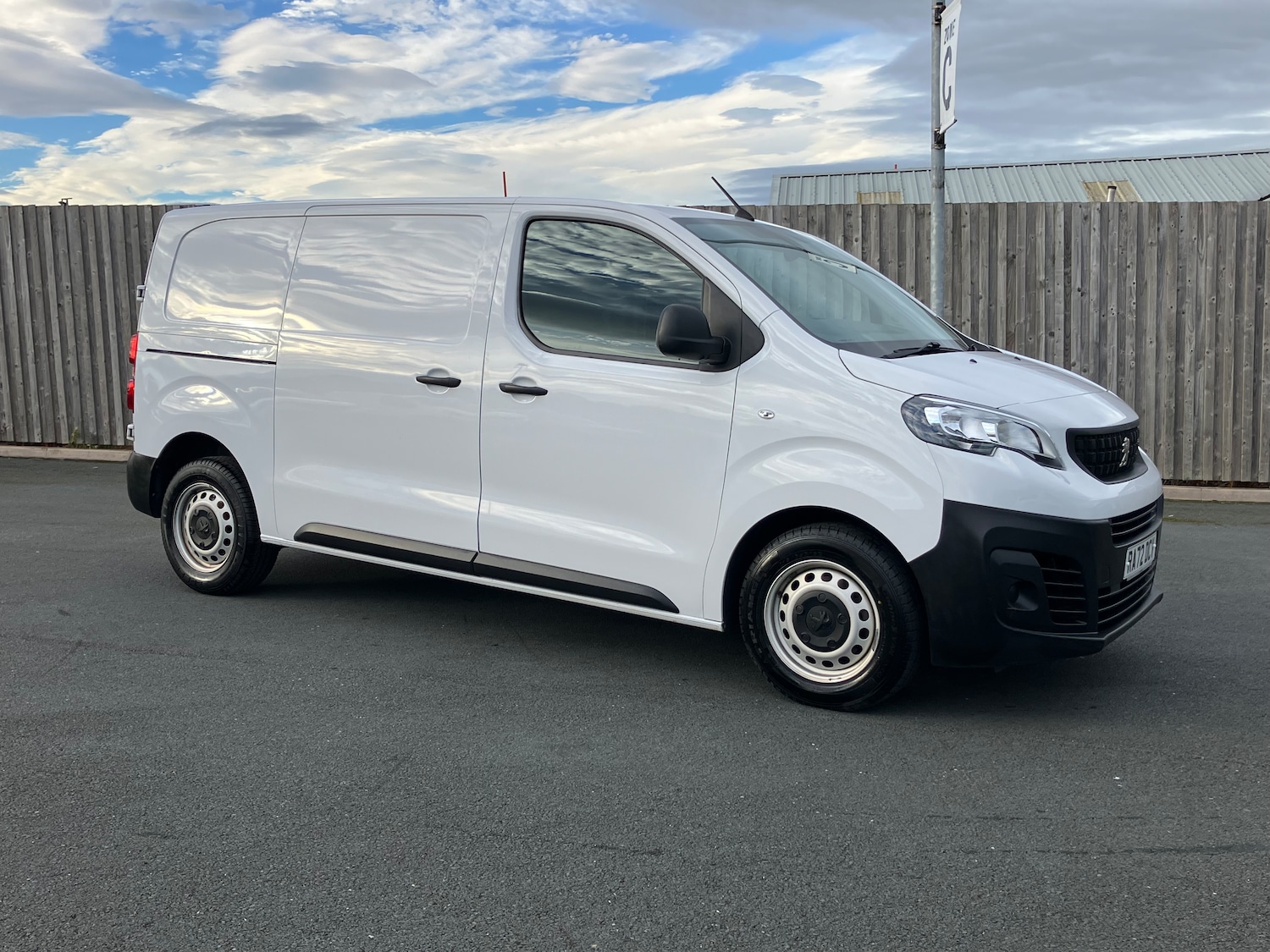 Used Peugeot Expert 2023 for sale - 76197745: Photo 3