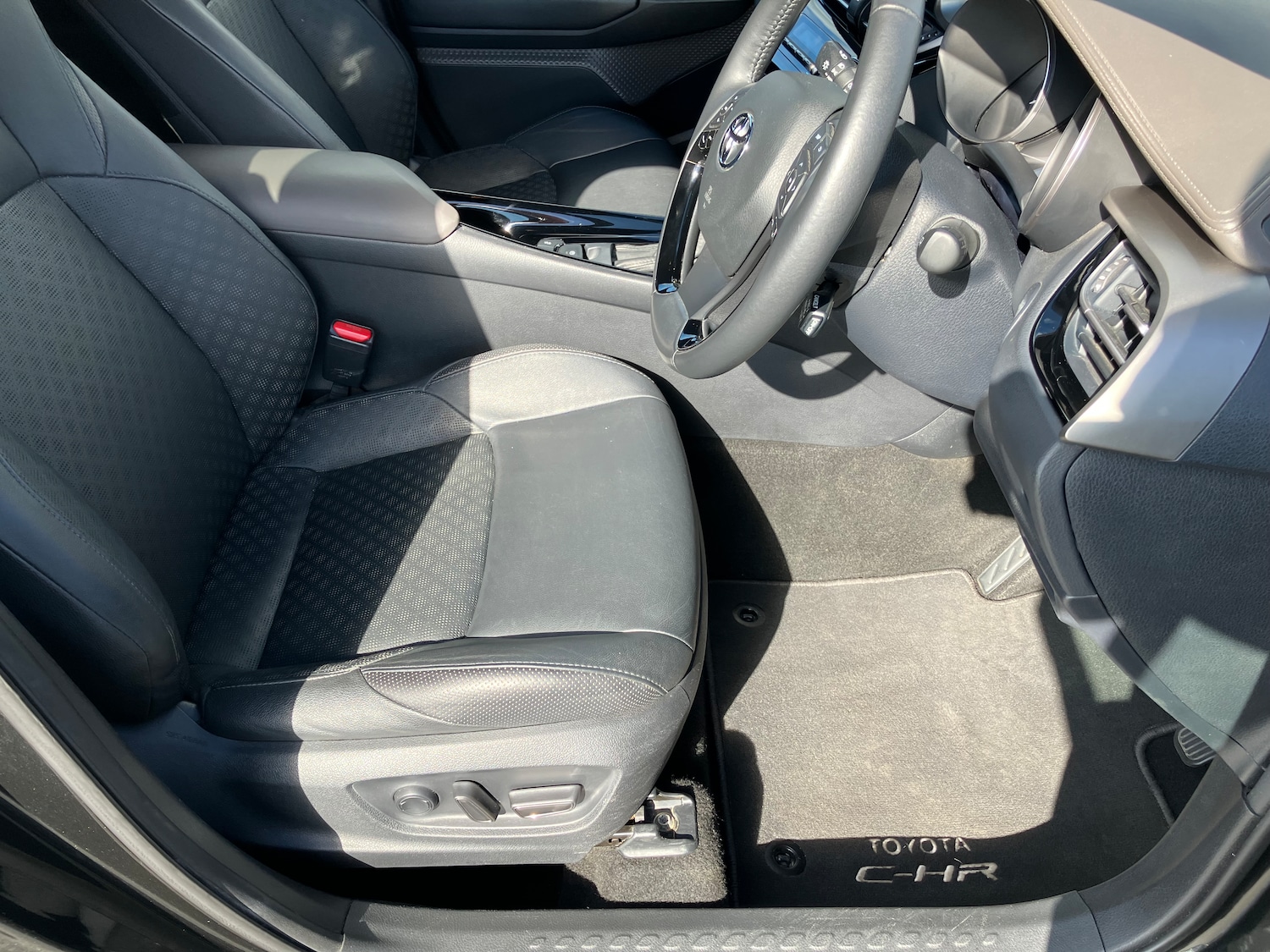 Used Toyota C-HR 2020 for sale - 75440759: Photo 21