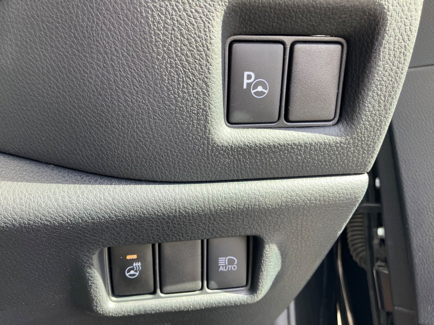 Used Toyota C-HR 2020 for sale - 75440759: Photo 28