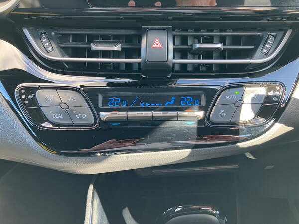 Used Toyota C-HR 2020 for sale - 75440759: Photo 30