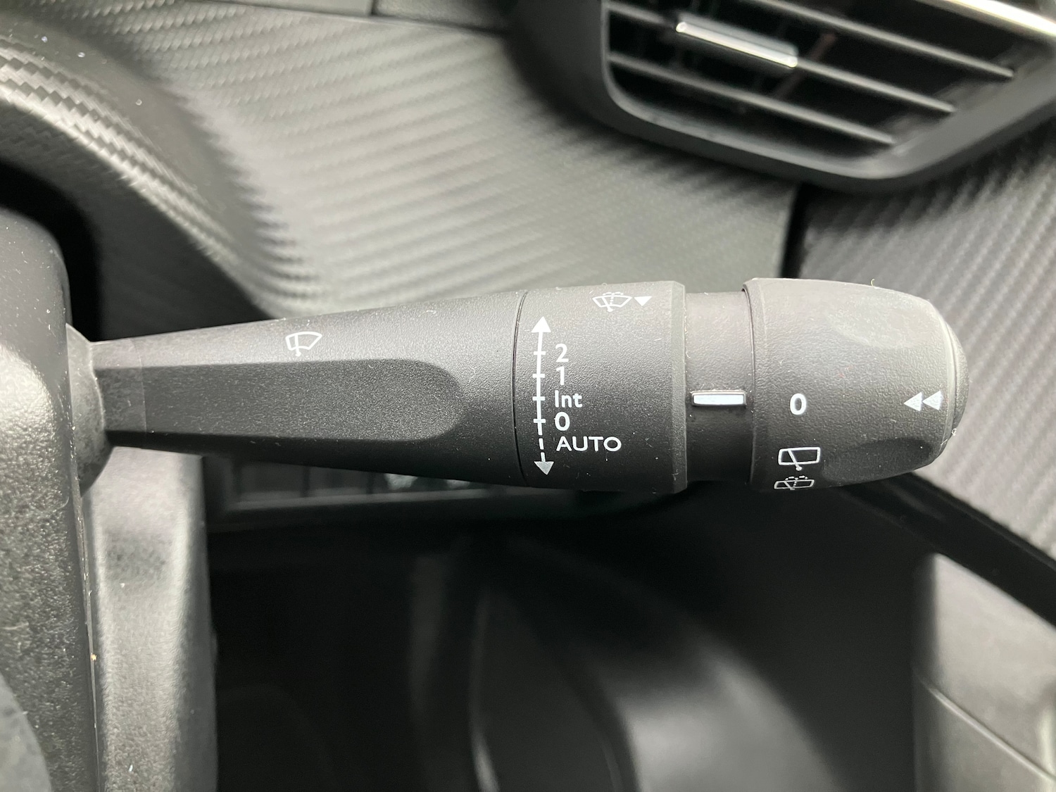 Used Peugeot 2008 2022 for sale - 75713918: Photo 28