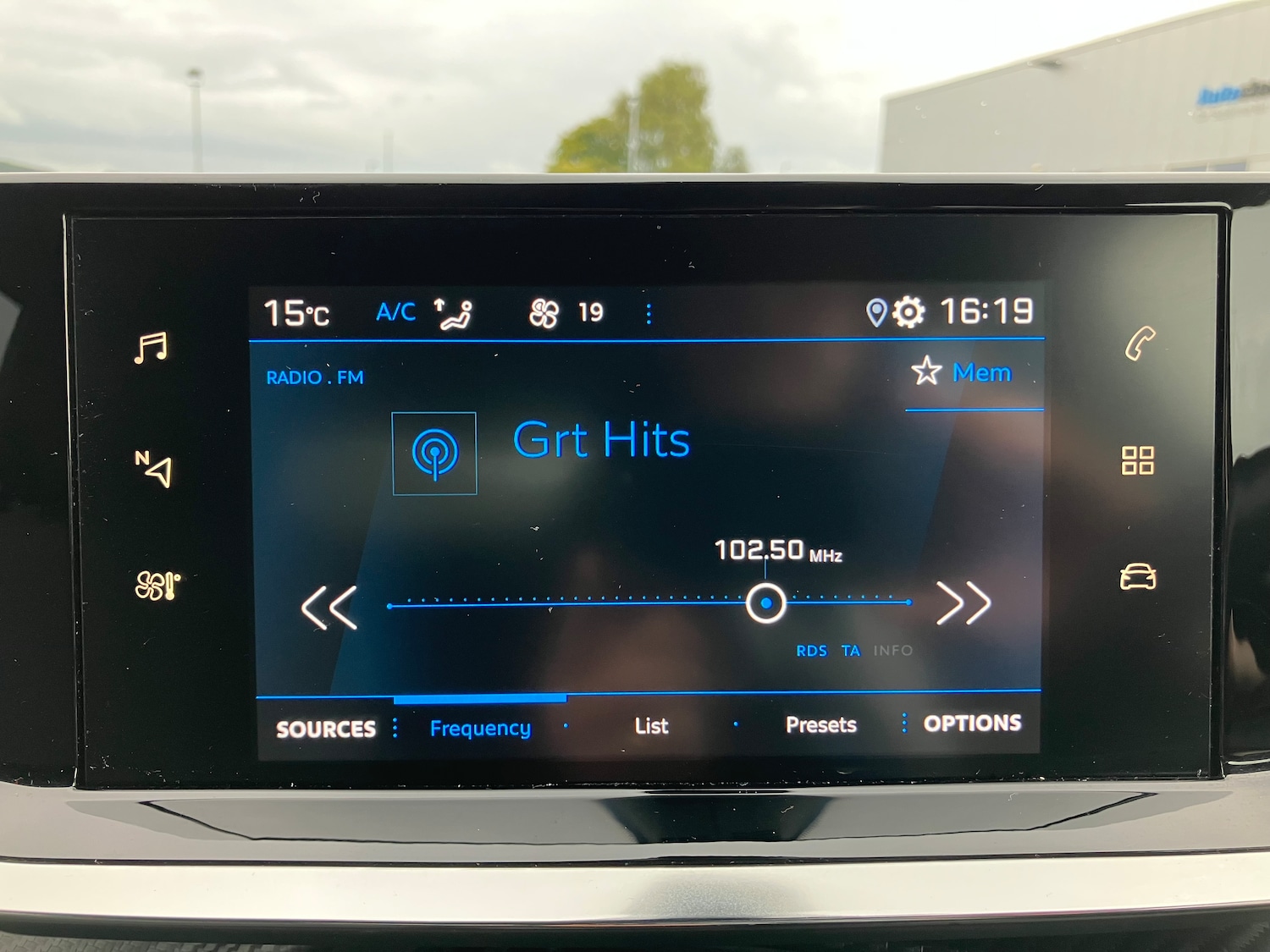 Used Peugeot 2008 2022 for sale - 75713918: Photo 31