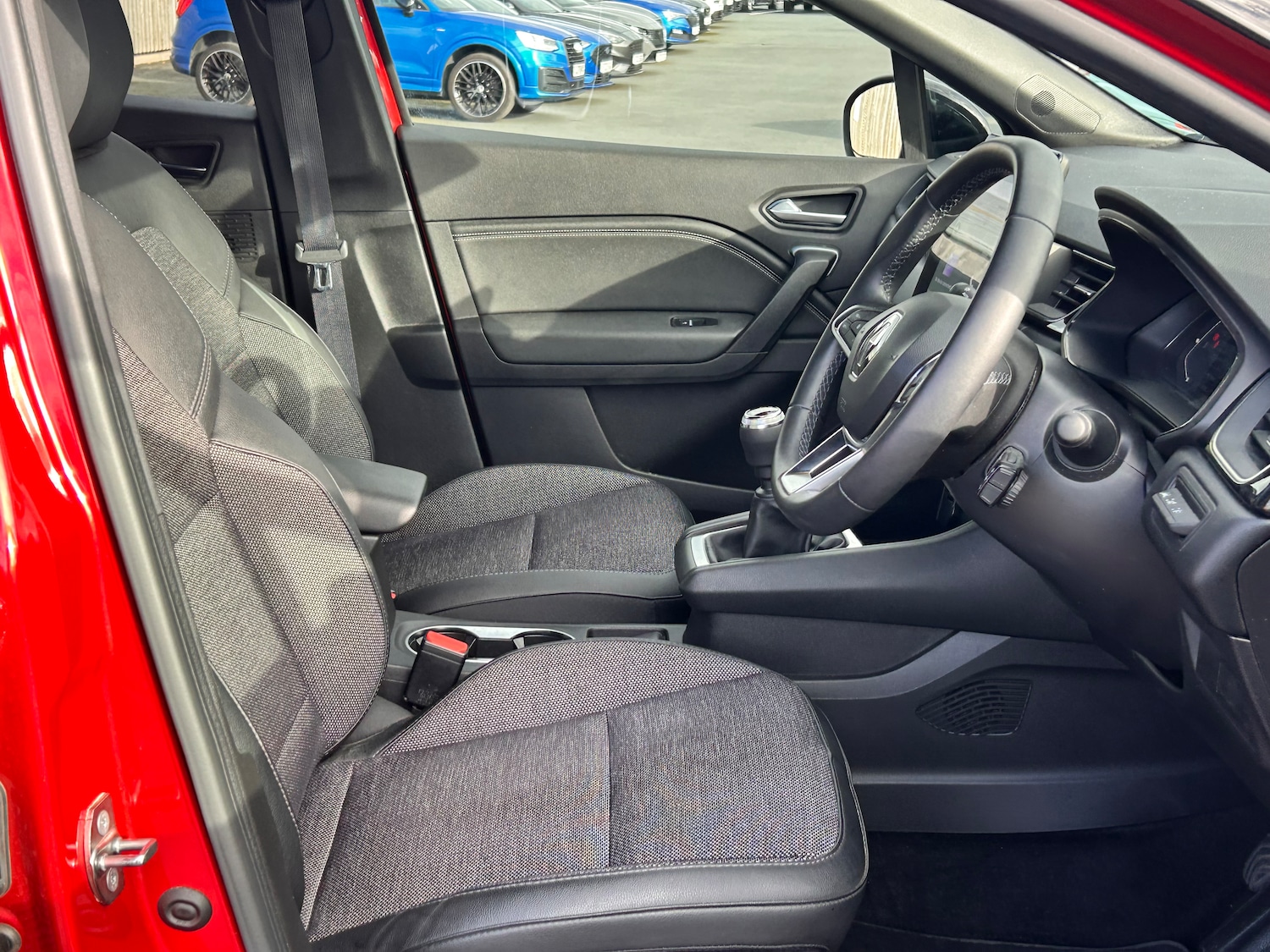 Used Renault Captur 2023 for sale - 76357705: Photo 17