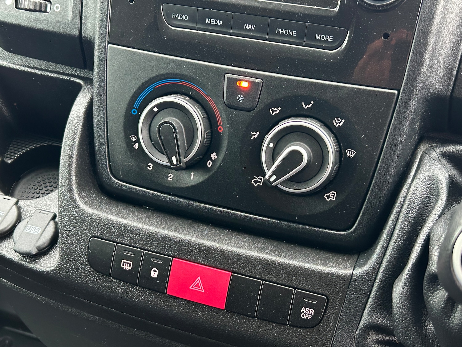 Used Peugeot Boxer 2022 for sale - 76401734: Photo 32