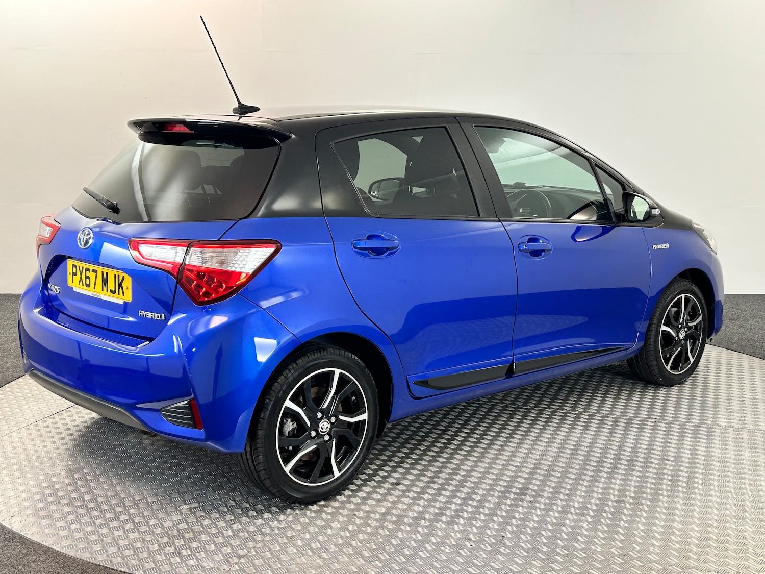 Used Toyota Yaris 2017 for sale - 76158165: Photo 4