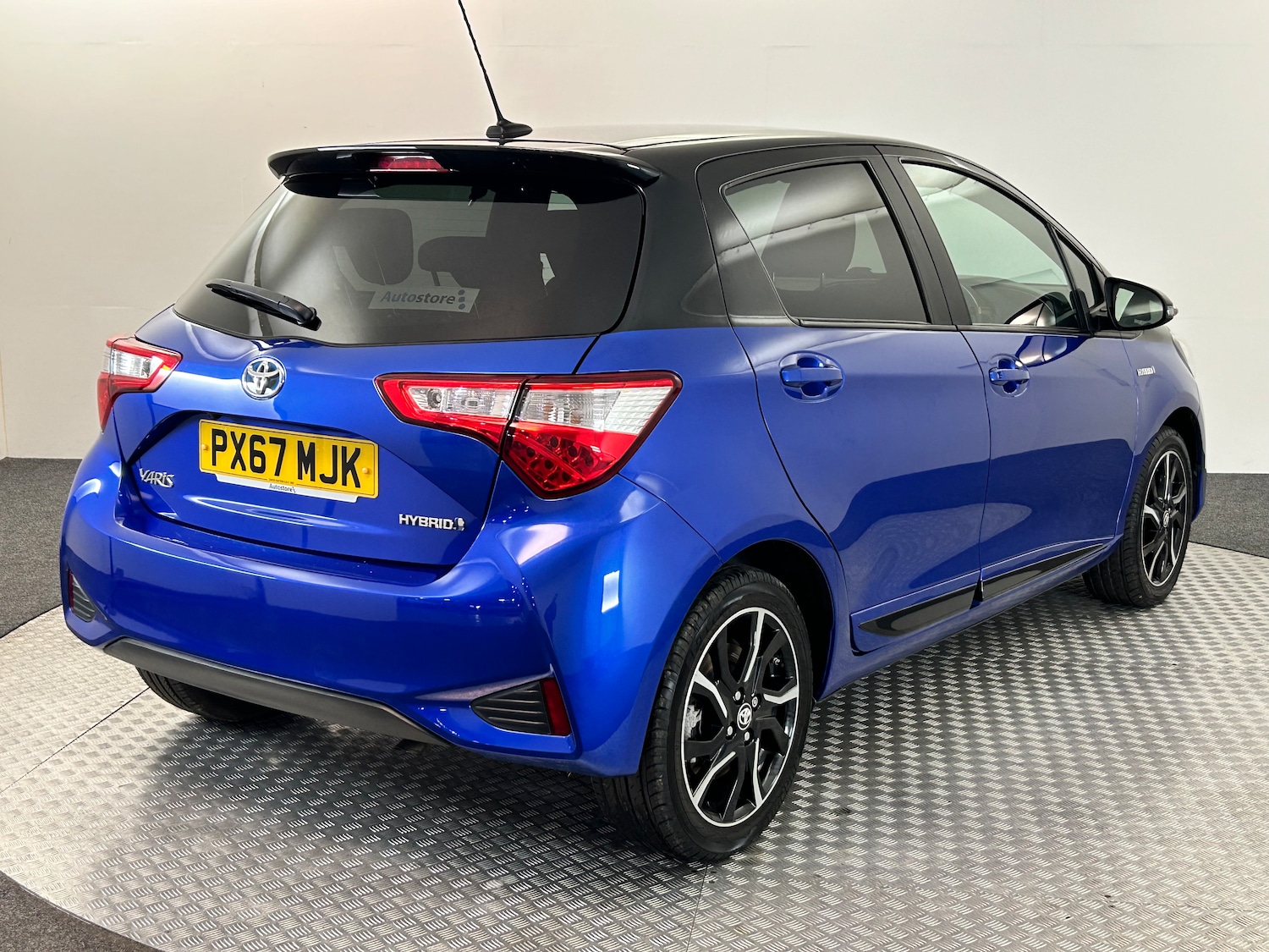 Used Toyota Yaris 2017 for sale - 76158165: Photo 5