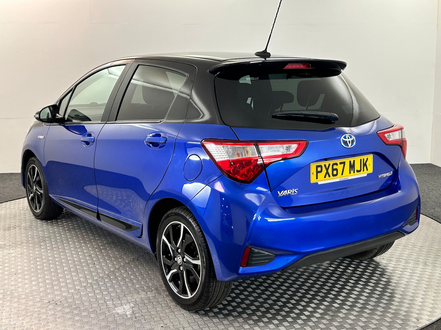 Used Toyota Yaris 2017 for sale - 76158165: Photo 7