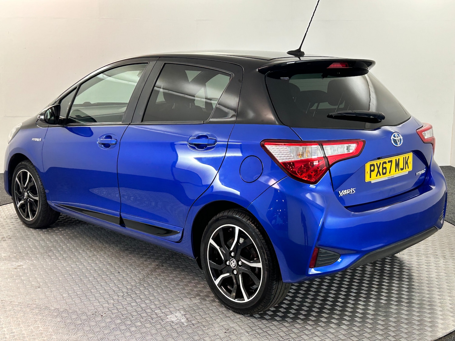 Used Toyota Yaris 2017 for sale - 76158165: Photo 8