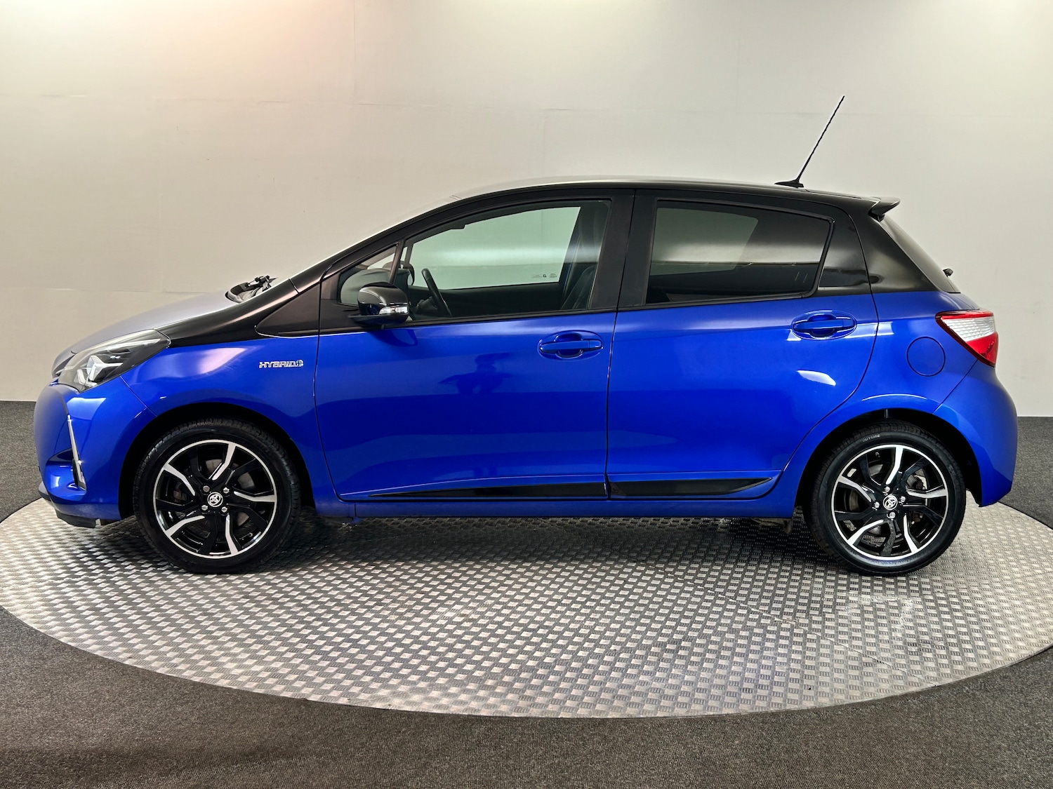 Used Toyota Yaris 2017 for sale - 76158165: Photo 9