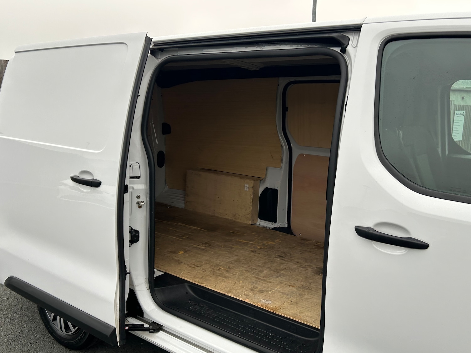 Used Peugeot Expert 2023 for sale - 76298710: Photo 10