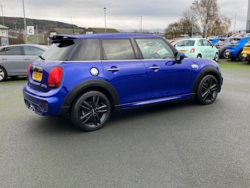 Used MINI Hatch 2019 for sale - 76391043: Photo