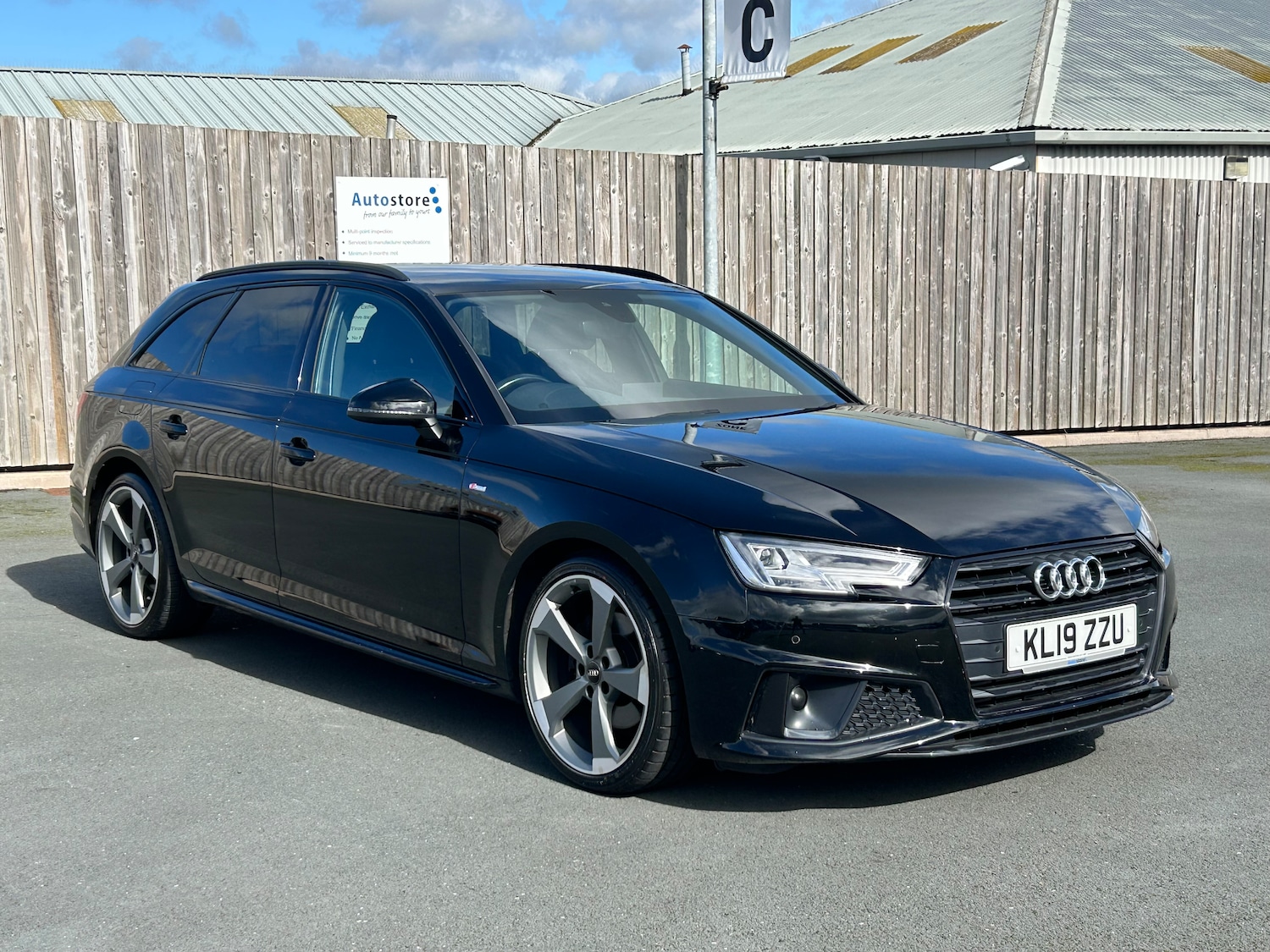 Used Audi A4 2019 for sale - 75681328: Photo 2