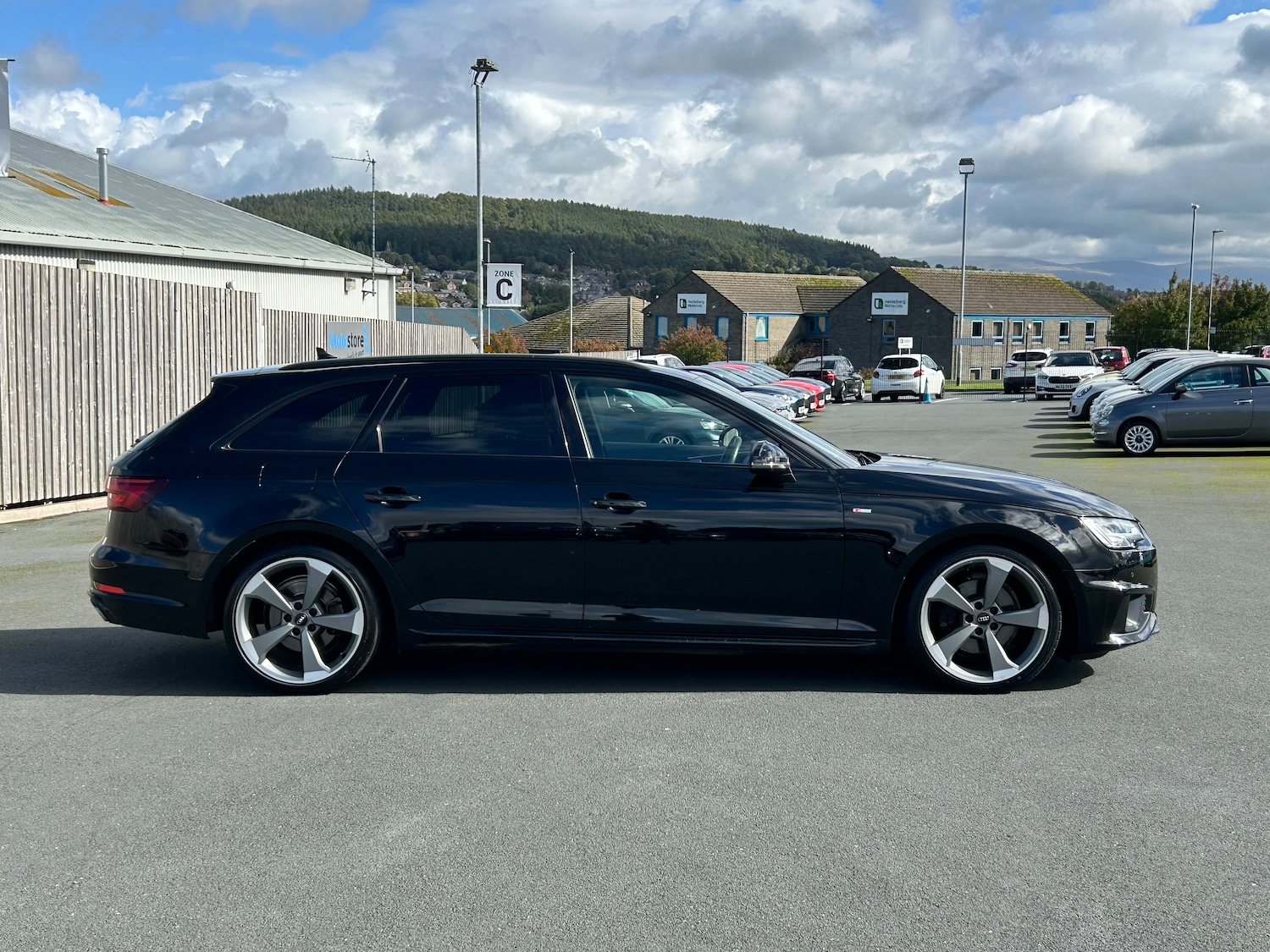 Used Audi A4 2019 for sale - 75681328: Photo 3