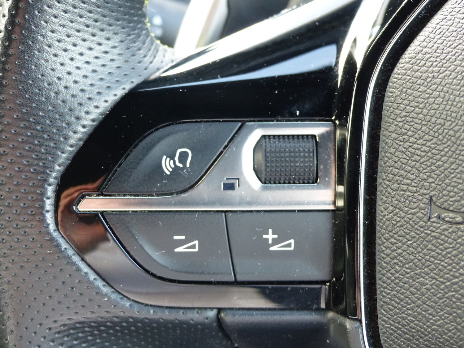 Used Peugeot 2008 2023 for sale - 76535193: Photo 20