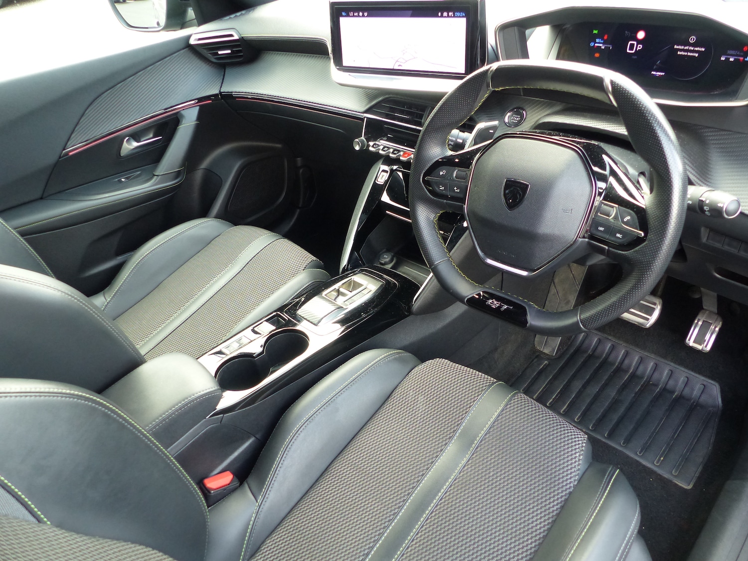 Used Peugeot 2008 2023 for sale - 76535193: Photo 4