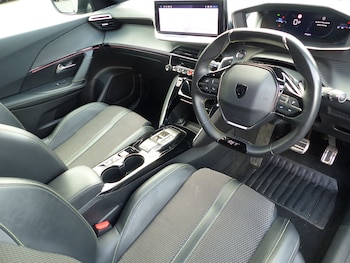 Used Peugeot 2008 2023 for sale - 76535193: Photo