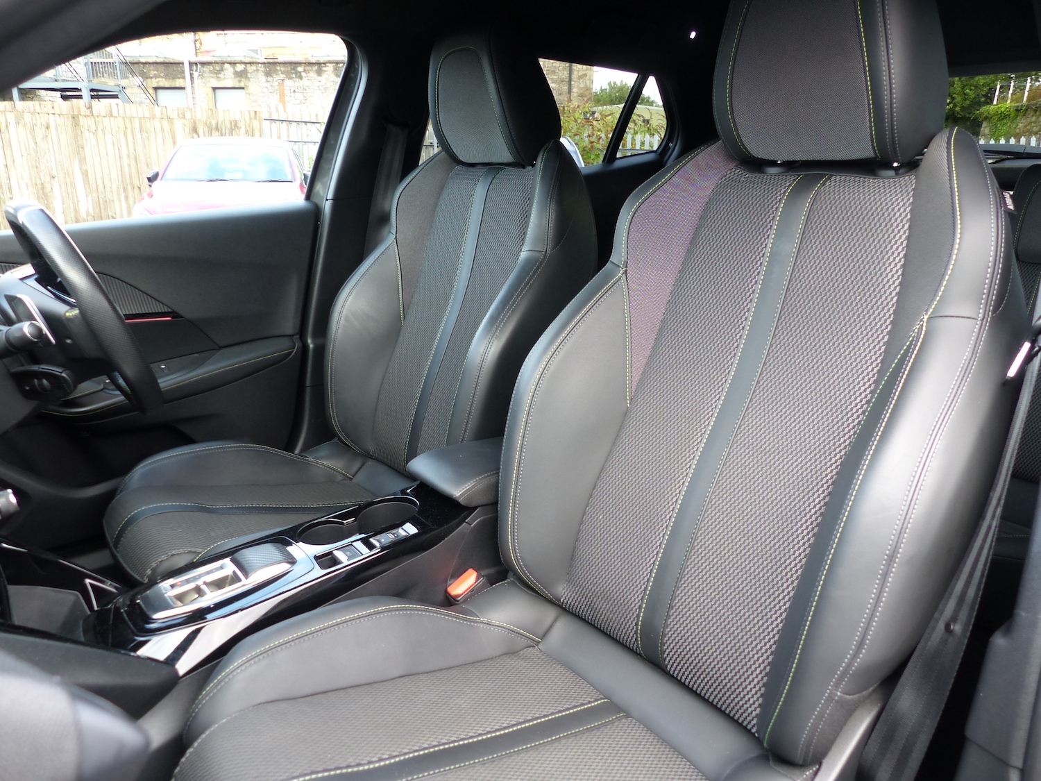 Used Peugeot 2008 2023 for sale - 76535193: Photo 6