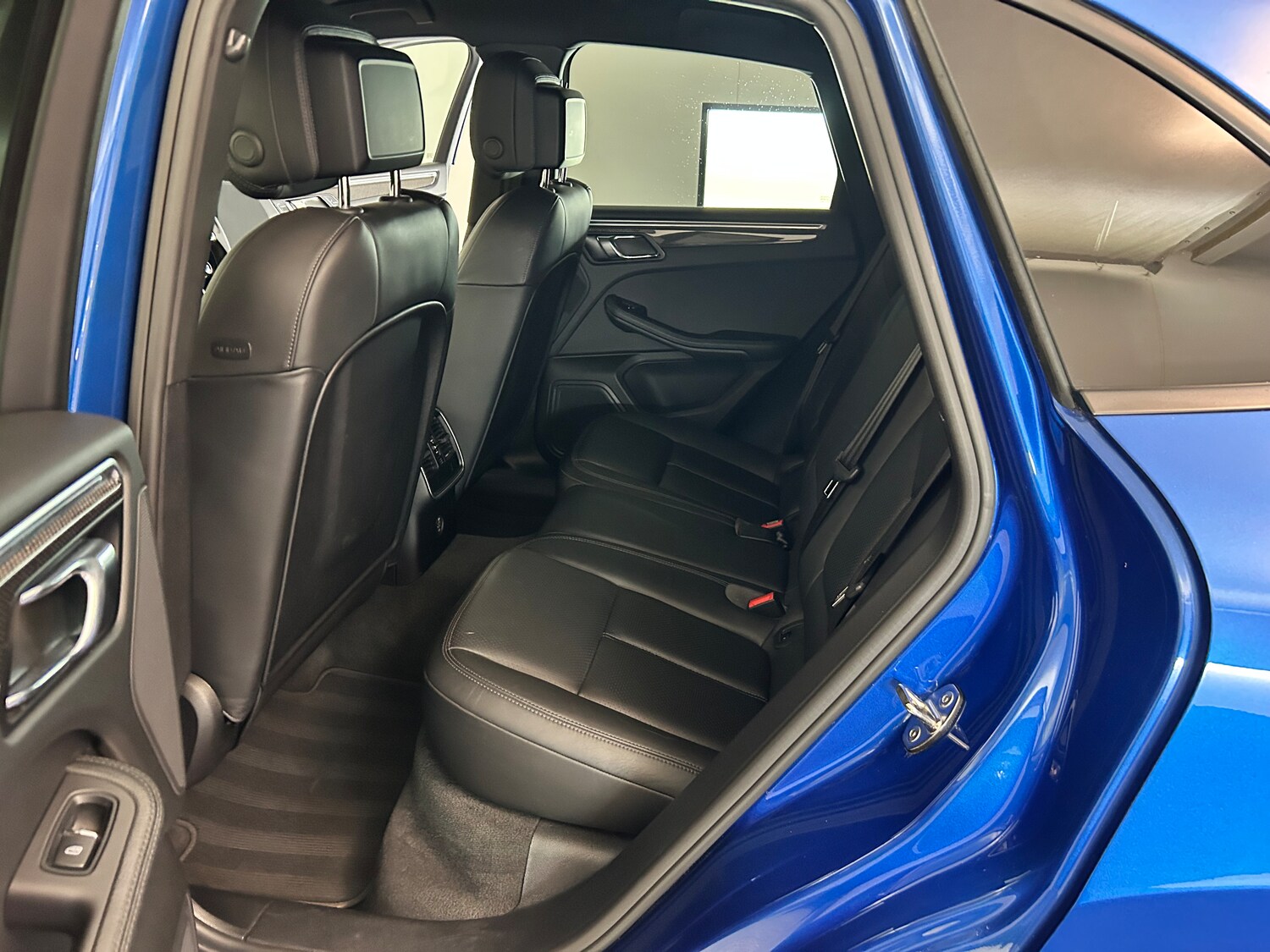 Vehicle 29