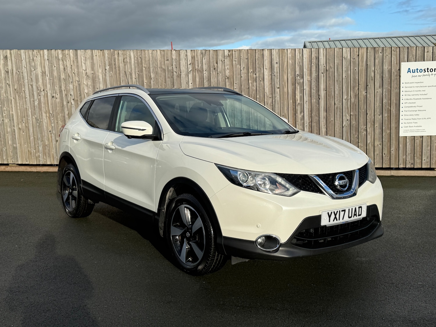 Used Nissan Qashqai 2017 for sale - 76245891: Photo 2