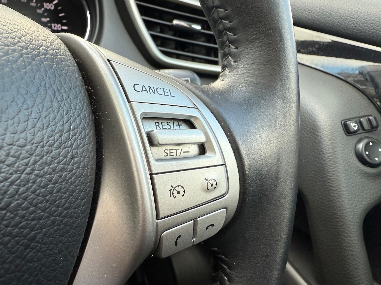 Used Nissan Qashqai 2017 for sale - 76245891: Photo 24