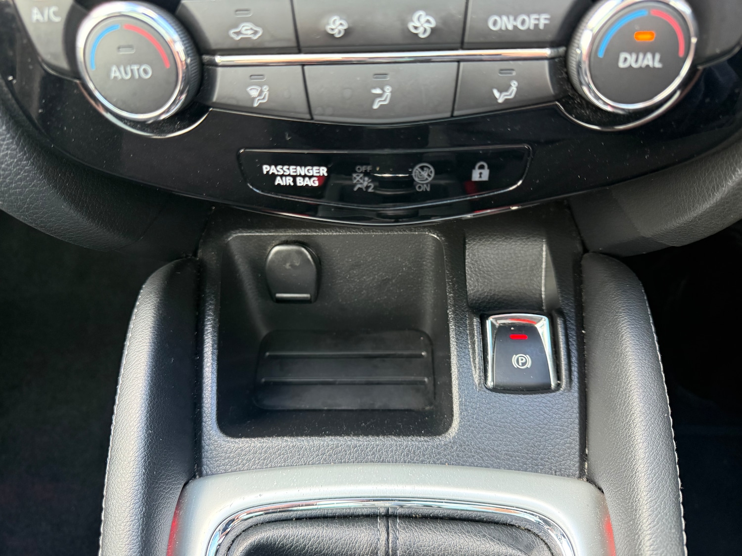 Used Nissan Qashqai 2017 for sale - 76245891: Photo 32