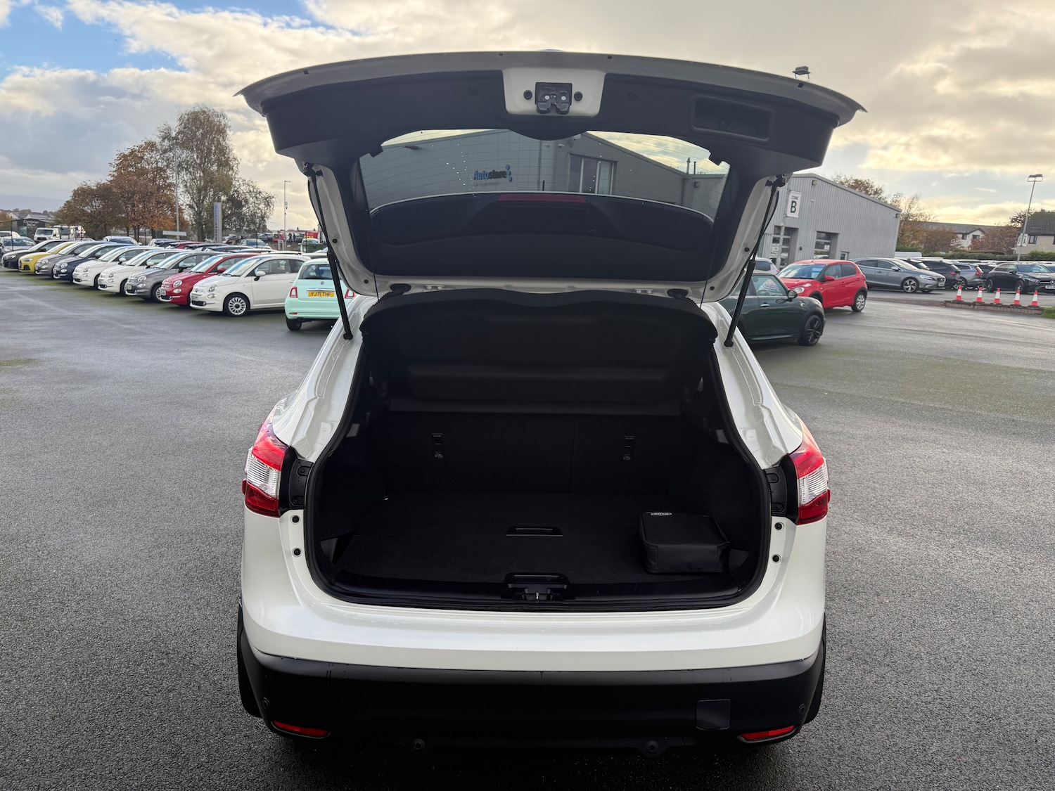 Used Nissan Qashqai 2017 for sale - 76245891: Photo 45