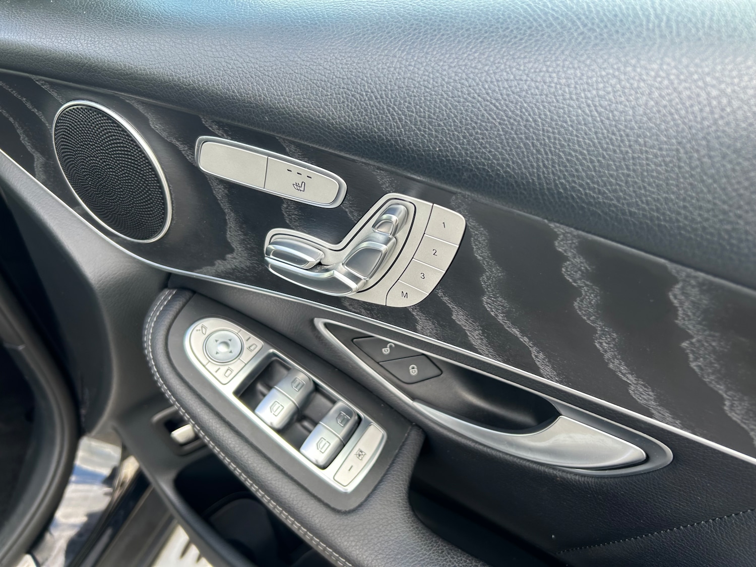 Used Mercedes-Benz GLC 2018 for sale - 75681332: Photo 23