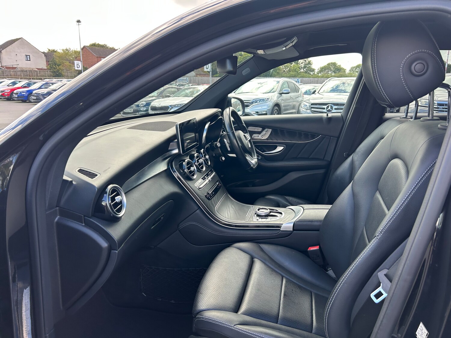 Used Mercedes-Benz GLC 2018 for sale - 75681332: Photo 31