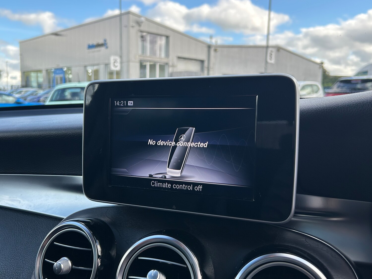 Used Mercedes-Benz GLC 2018 for sale - 75681332: Photo 41