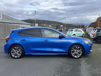 Used Ford Focus 2023 for sale - 76245892: Photo 3