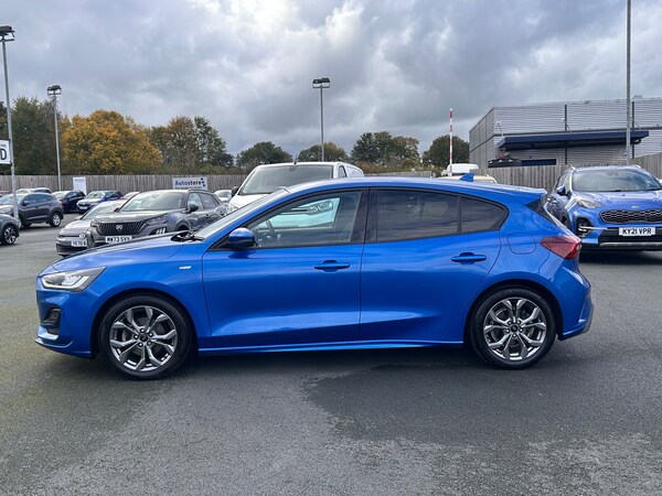 Used Ford Focus 2023 for sale - 76245892: Photo 9