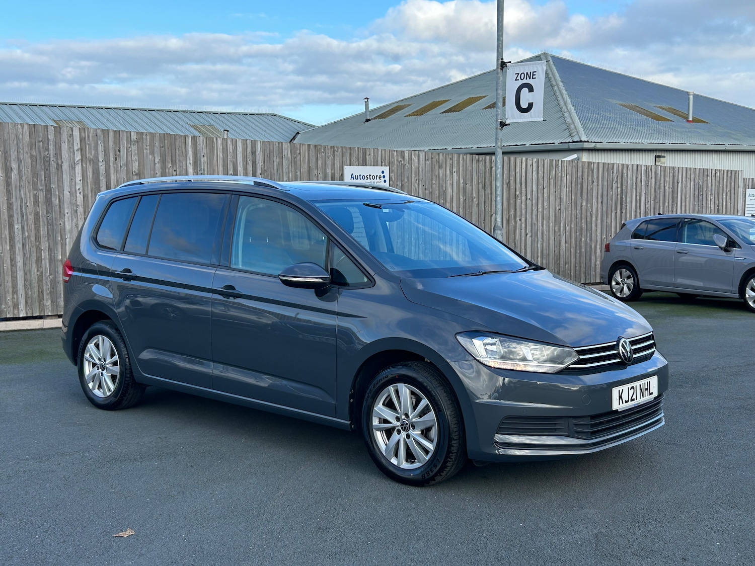Used Volkswagen Touran 2021 for sale - 76245885: Photo 2