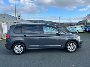 Used Volkswagen Touran 2021 for sale - 76245885: Photo