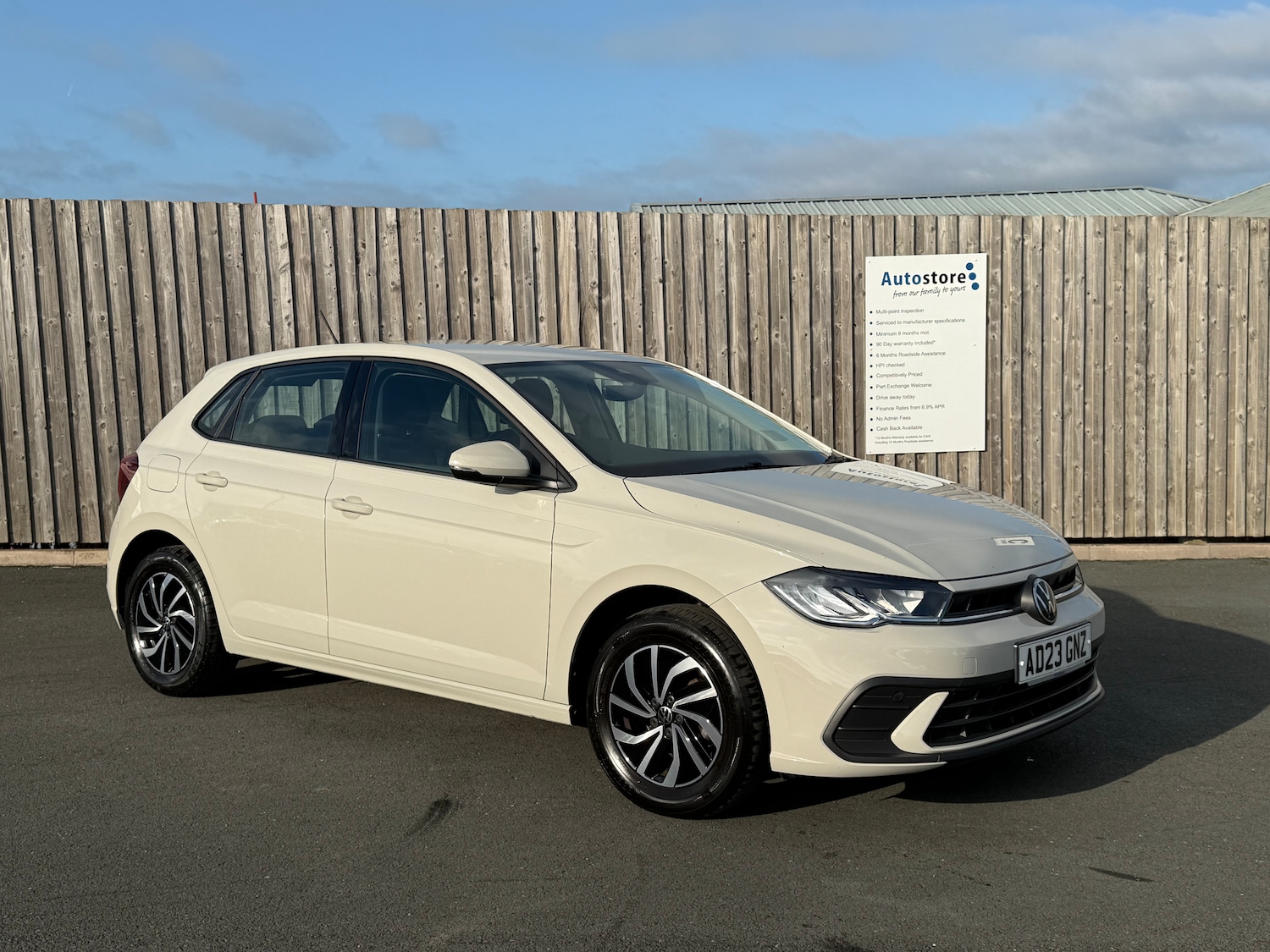Used Volkswagen Polo 2023 for sale - 76288233: Photo 2
