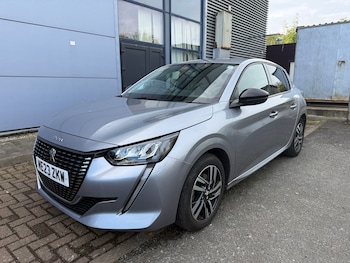 Peugeot - 208